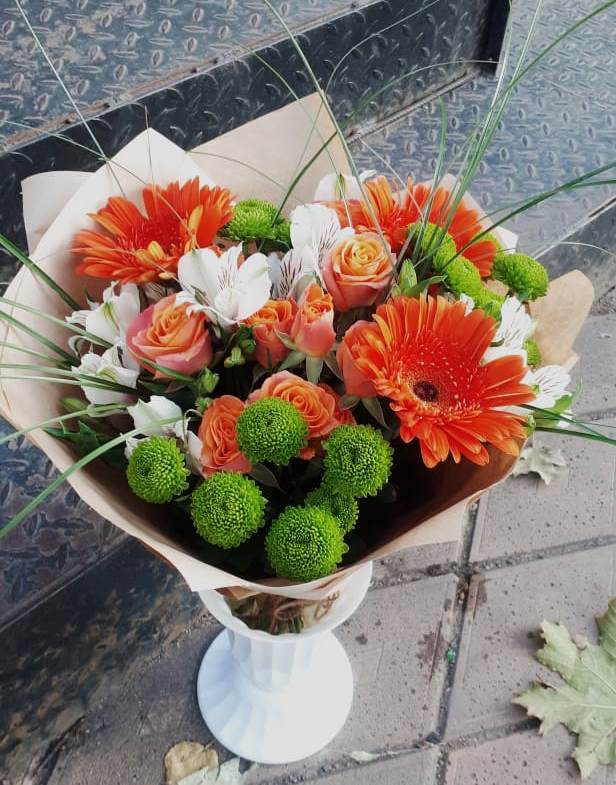 Букет цветов из: Герберы, Хризантемы, Альстромерии и Розы в Вознесенской Республики Ингушетия