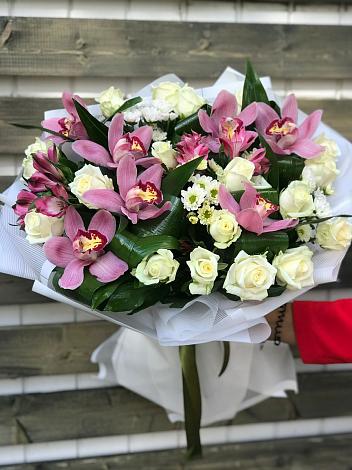 Букет цветов из: Розы и Хризантемы в Вознесенской Республики Ингушетия