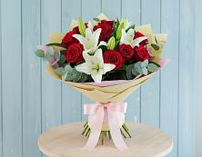 Букет цветов из:  Лилии и Розы в Вознесенской Республики Ингушетия