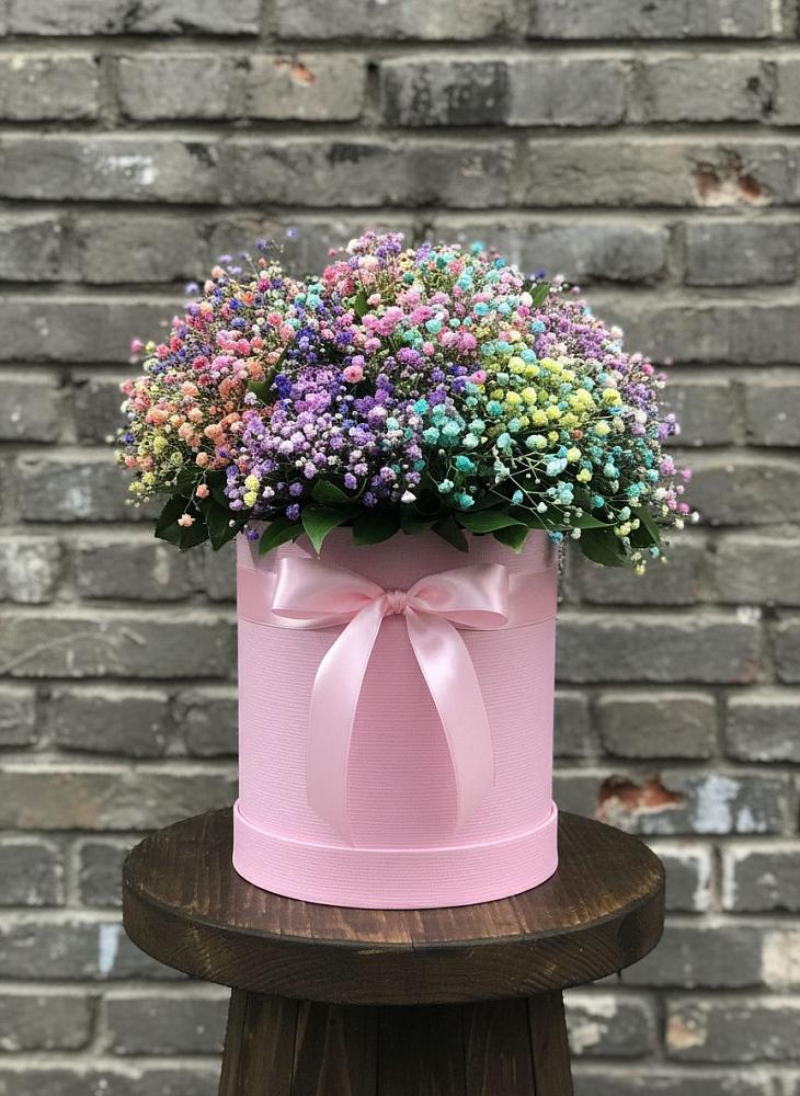 Цветочная композиция из Гипсофила и Розы в шляпной коробке в Вознесенской Республики Ингушетия