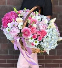 Цветочная композиция из Розы, Хризантемы, Пионы и Лизиантусы в корзине в Вознесенской Республики Ингушетия