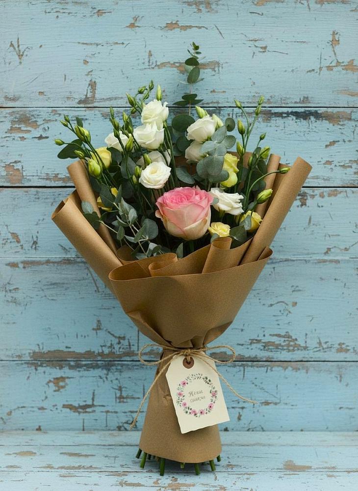 Букет цветов из: Розы и Лизиантусы в Вознесенской Республики Ингушетия