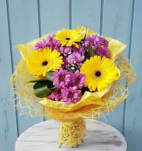 Букет цветов из:  Хризантемы и Герберы в Вознесенской Республики Ингушетия