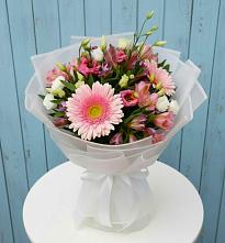 Букет цветов из:  Герберы, Альстромерии и Лизиантусы в Вознесенской Республики Ингушетия