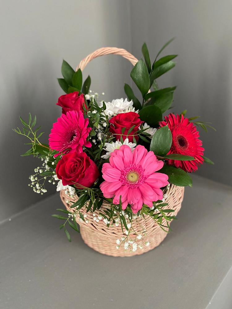 Цветочная композиция из Розы, Хризантемы и Герберы в корзине в Вознесенской Республики Ингушетия