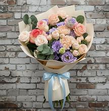 Букет цветов из:  Розы, Лизиантусы и Гвоздики в Вознесенской Республики Ингушетия